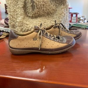 born scone sneaker boot